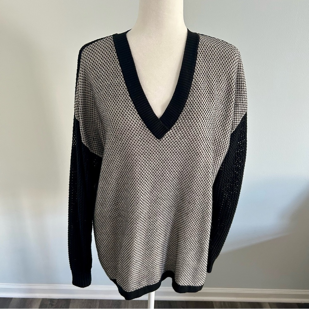 LYSSÉ Ladies Sweater - Size L